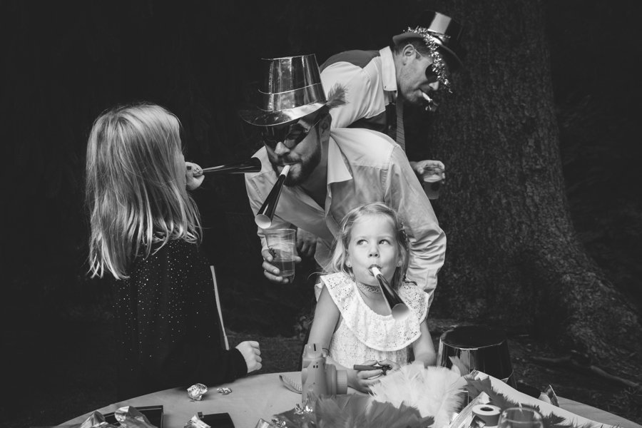 Invitati Divertiti Al Photo Booth