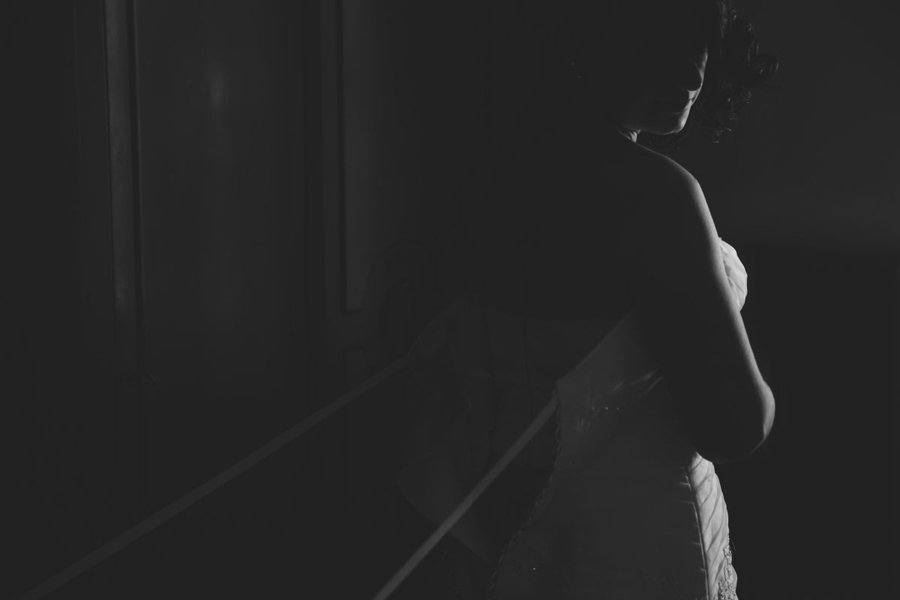 La Sposa Indossa L'abito Nuziale