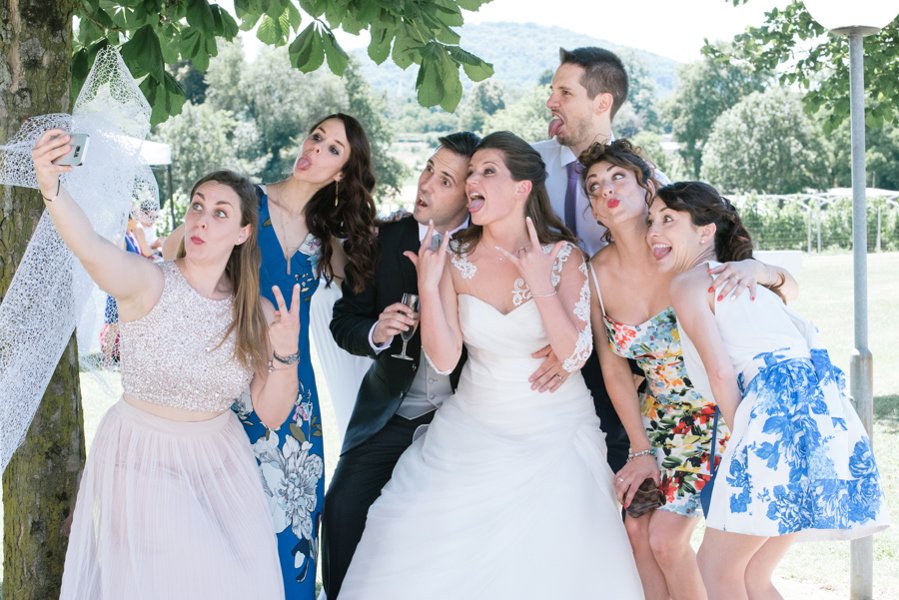Selfie Rock And Roll Con Gli Sposi E I Loro Amici