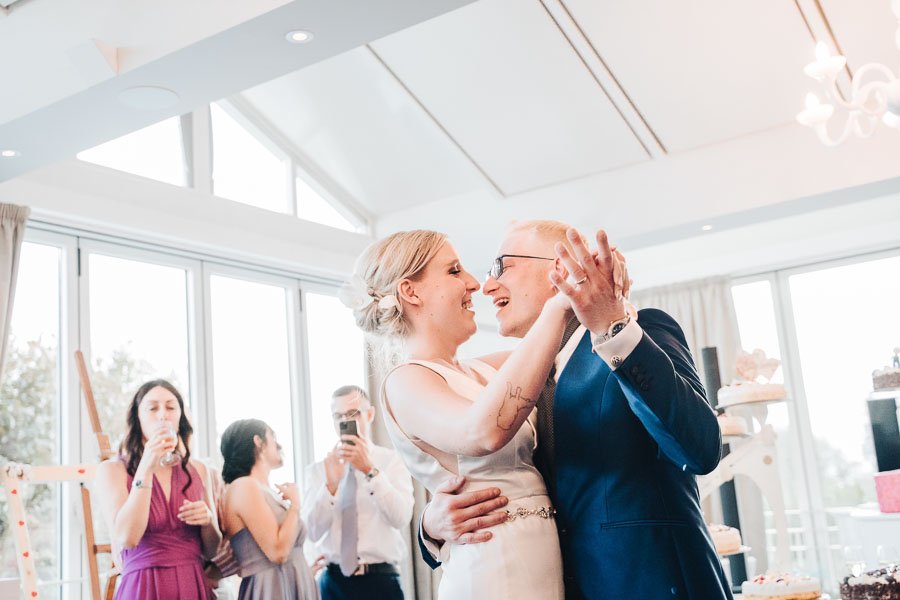 fotografo di matrimonio in stile reportage spontaneo ticino svizzera lugano mendrisio locarno lago di como lombardia