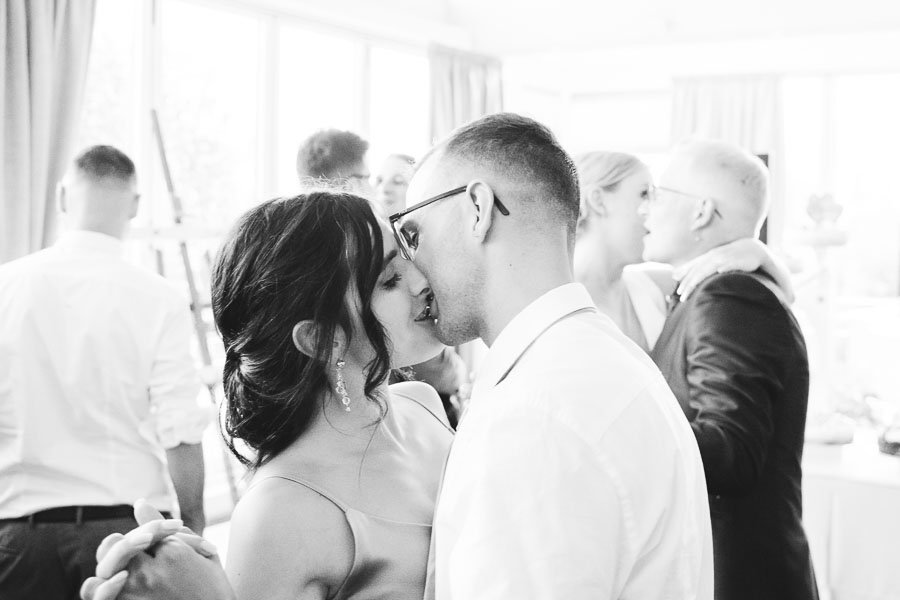 fotografo di matrimonio in stile reportage spontaneo ticino svizzera lugano mendrisio locarno lago di como lombardia