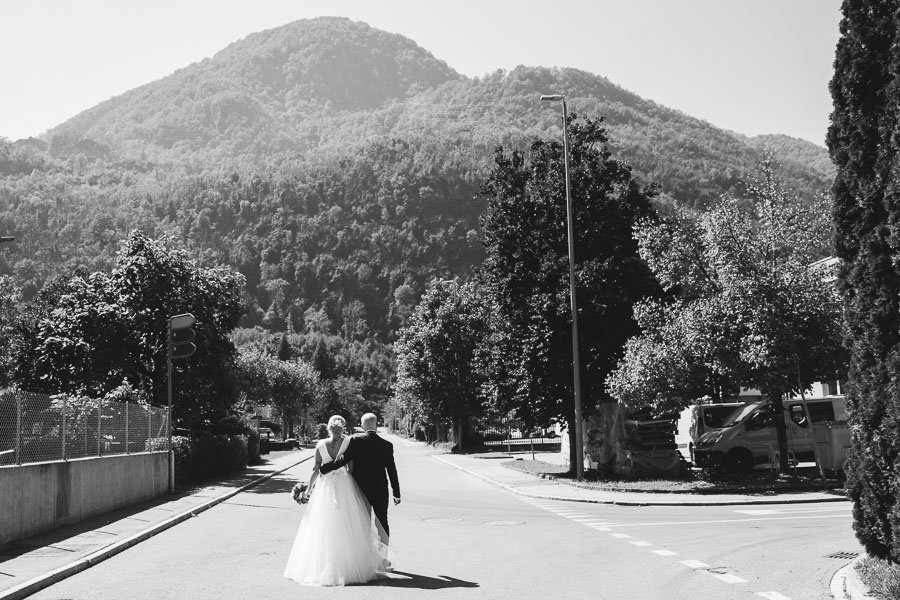 destination-wedding-in-tessin-switzerland-photographer-and-video-maker-in-reportage-style