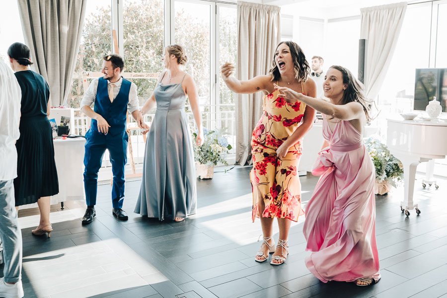 destination-wedding-in-tessin-switzerland-photographer-and-video-maker-in-reportage-style