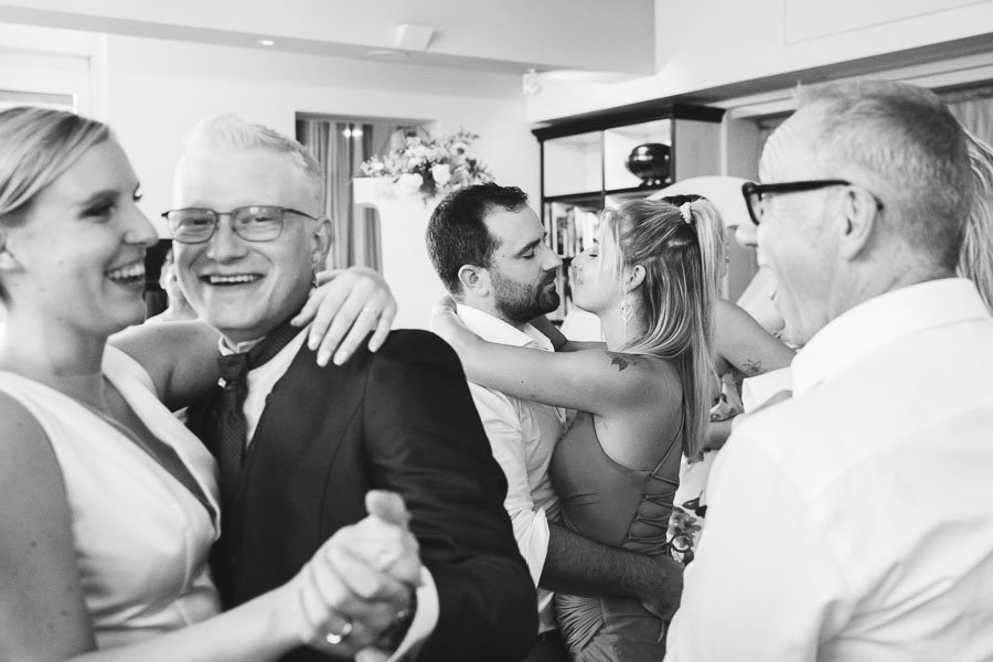 destination-wedding-in-tessin-switzerland-photographer-and-video-maker-in-reportage-style
