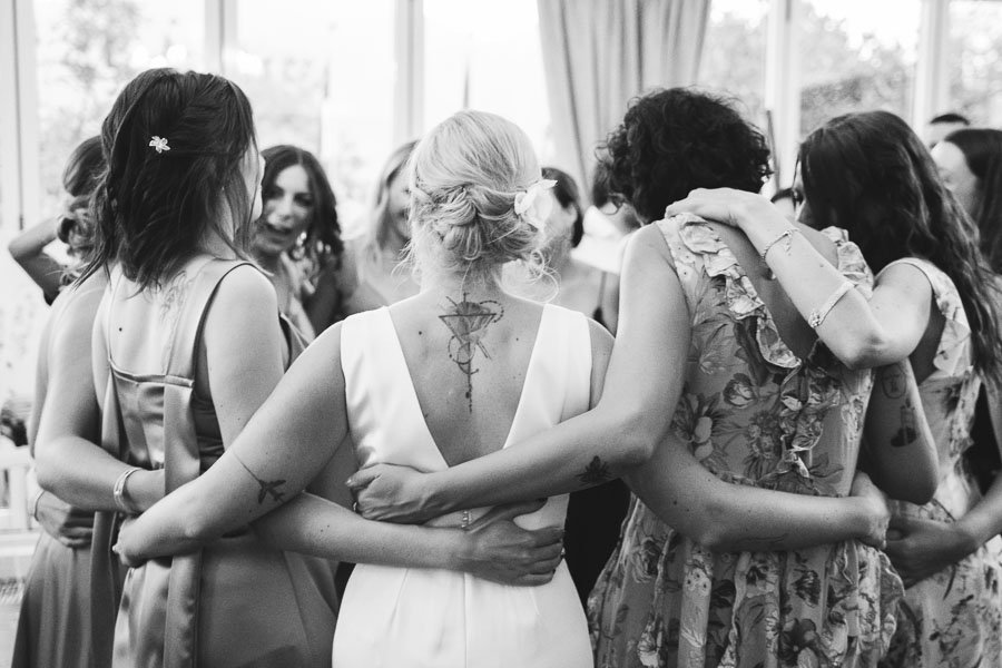 destination-wedding-in-tessin-switzerland-photographer-and-video-maker-in-reportage-style