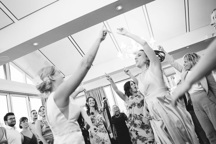 destination-wedding-in-tessin-switzerland-photographer-and-video-maker-in-reportage-style