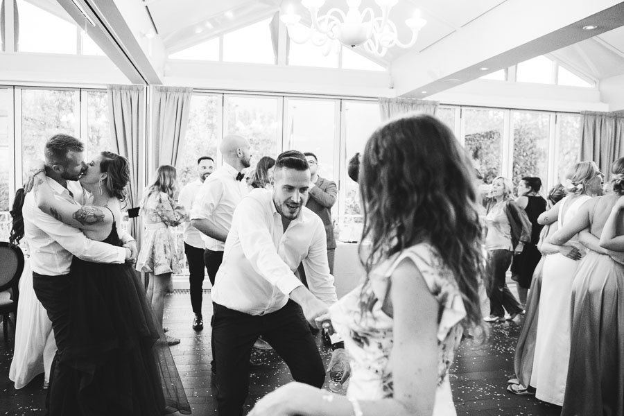 destination-wedding-in-tessin-switzerland-photographer-and-video-maker-in-reportage-style