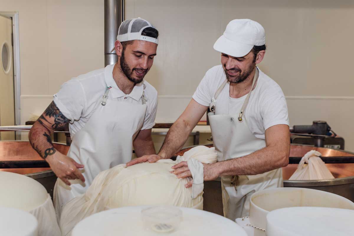 grana_padano_insieme_magazine_photographs_farming_dairy-69 grana_padano_insieme_magazine_photographs_farming_dairy