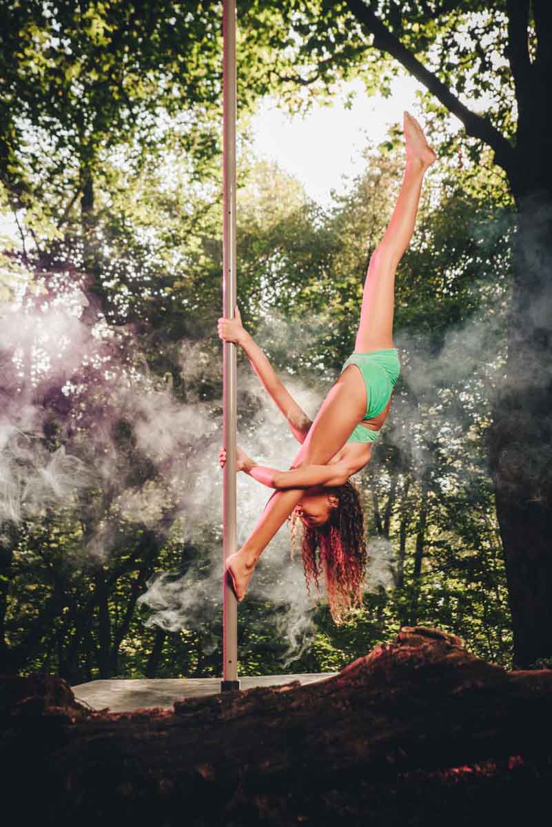 pole_talent_academy_wood_shooting_photographer_como-38 pole_dance_talent_academy_foto_fotografo_como_shooting_ballerina_bosco_como_schignano_valle_intelvi