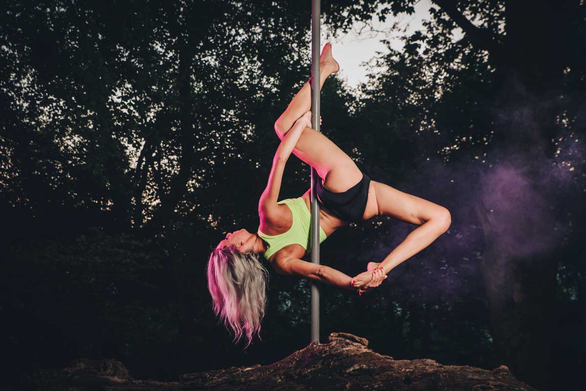 pole_talent_academy_wood_shooting_photographer_como-64 pole_dance_talent_academy_foto_fotografo_como_shooting_ballerina_bosco_como_schignano_valle_intelvi