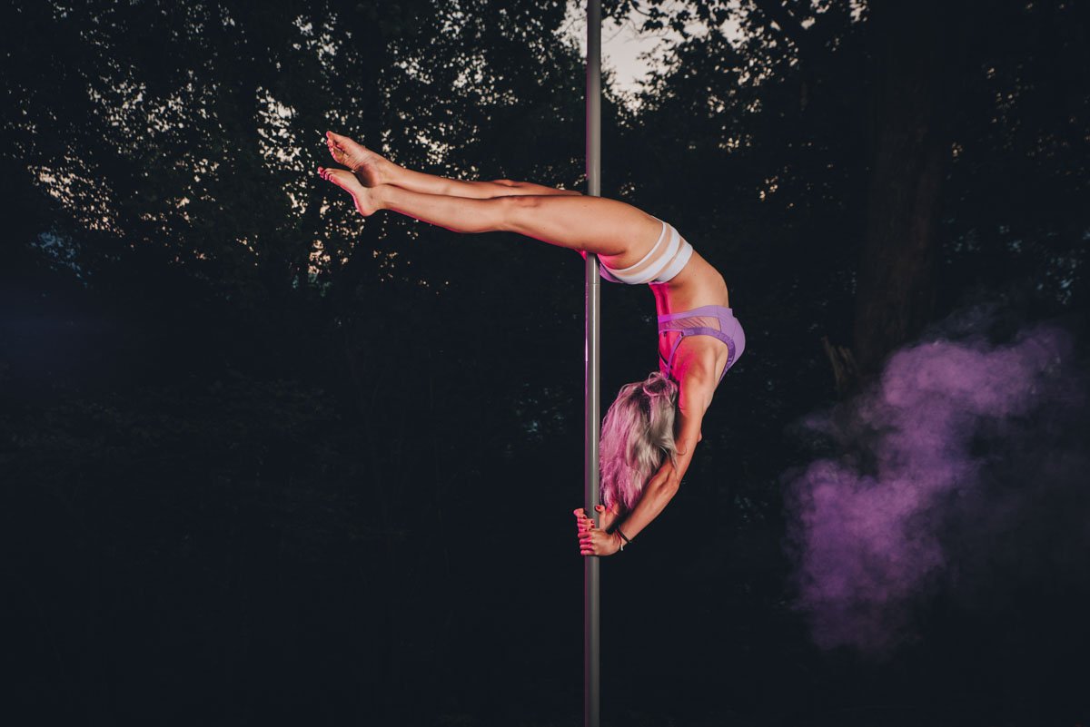 pole_talent_academy_wood_shooting_photographer_como-66 pole_dance_talent_academy_foto_fotografo_como_shooting_ballerina_bosco_como_schignano_valle_intelvi