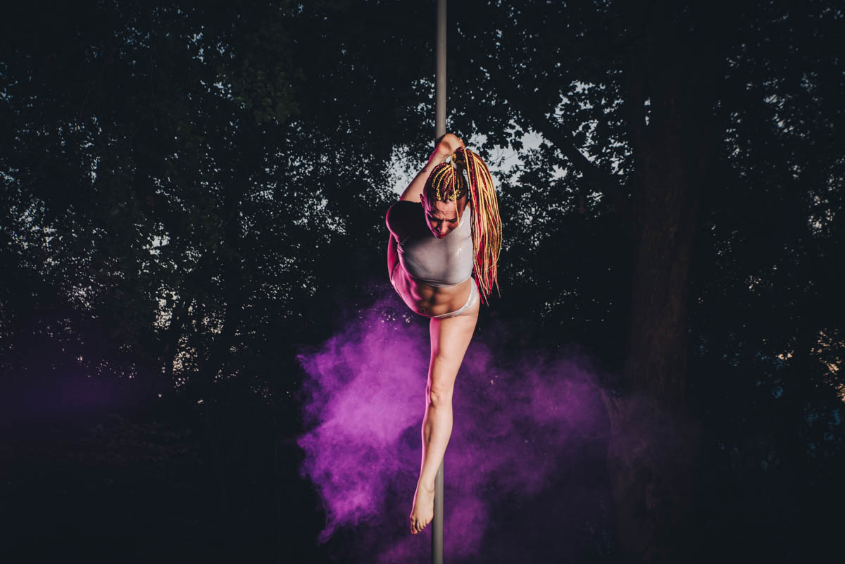 pole_talent_academy_wood_shooting_photographer_como-70 pole_dance_talent_academy_foto_fotografo_como_shooting_ballerina_bosco_como_schignano_valle_intelvi