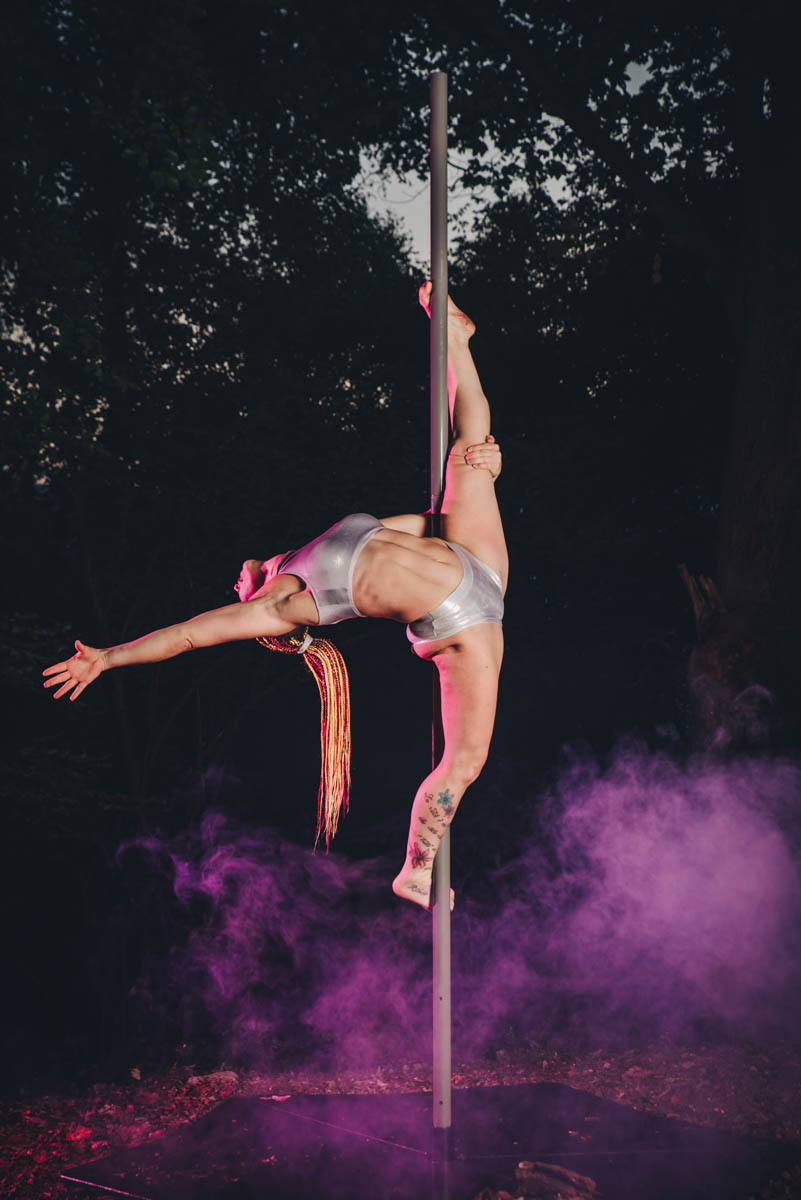 pole_talent_academy_wood_shooting_photographer_como-72 pole_dance_talent_academy_foto_fotografo_como_shooting_ballerina_bosco_como_schignano_valle_intelvi